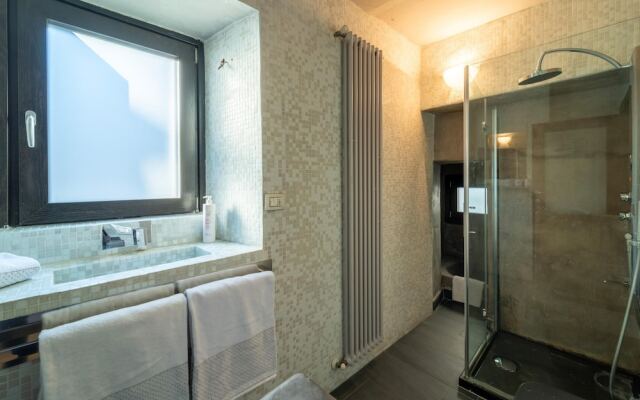 Petra Apartment in Civenna by Wonderful Italy