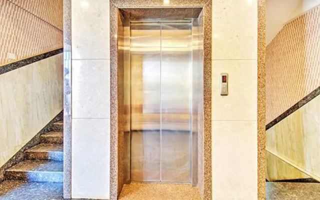 FabHotel Royal Stay I