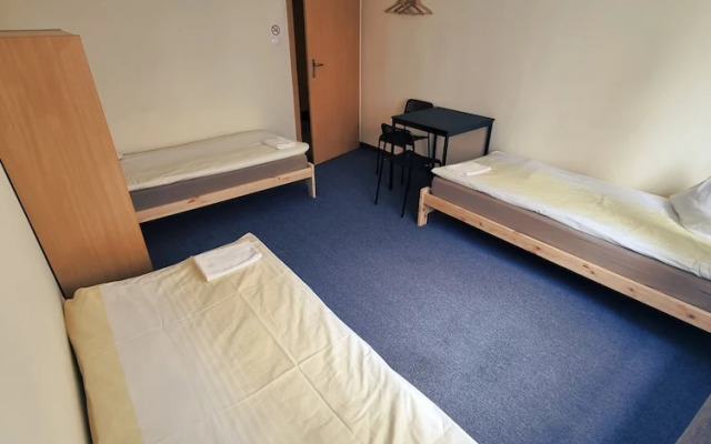 Wilanow House - Hostel