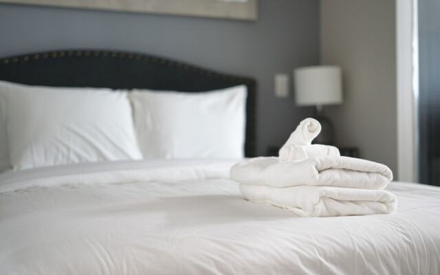 Yorkville Modern 1 Bedroom Suite Toronto