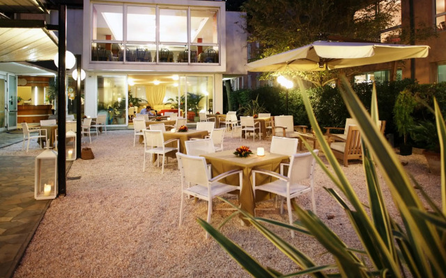 Hotel Airone