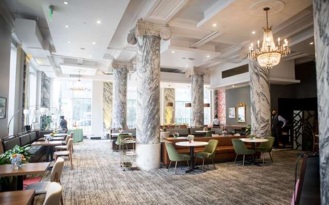 The Candler Hotel Atlanta, Curio Collection by Hilton