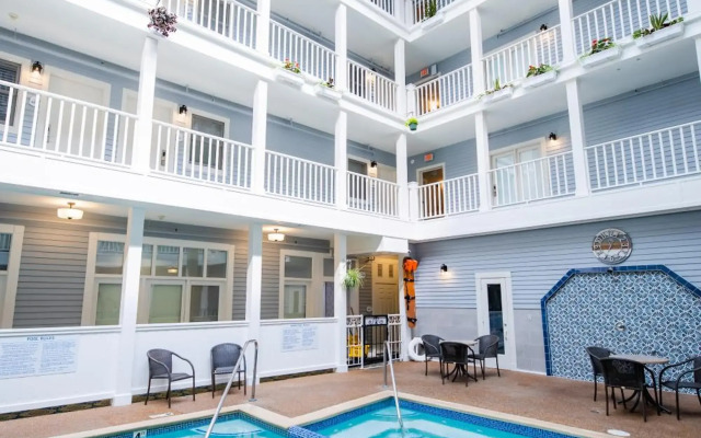 Lake View Hotel