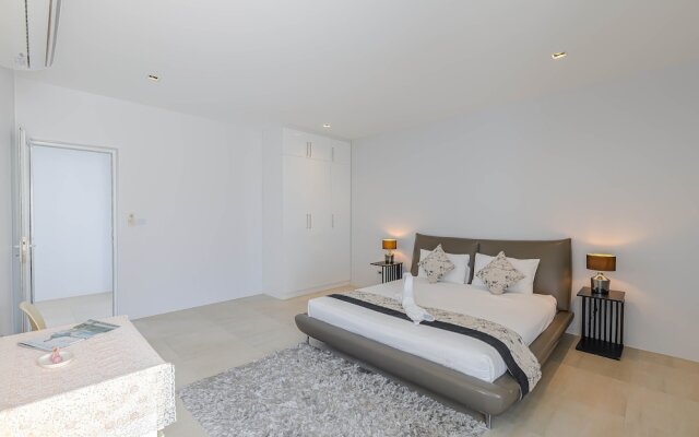 Luxury Modern 4 BR Pool Villa - PH111