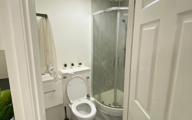 Impeccable Studio Apartment in West London