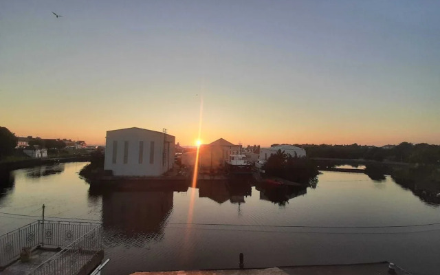 Stunning Riverside Town House With Views, Ayrshire