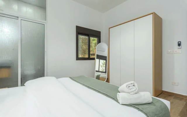 Vista 2-Bedroom Apartment in Batroun