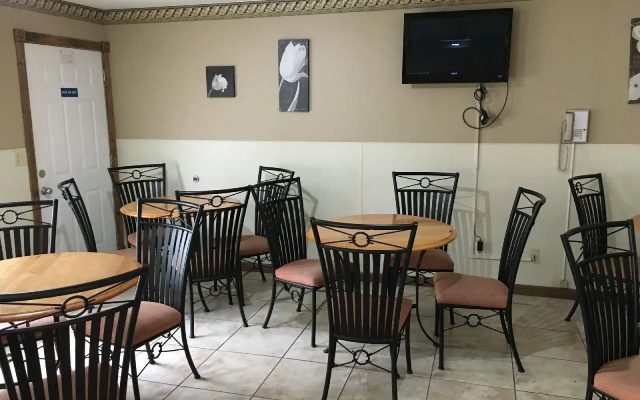 Twelve Oaks Inn