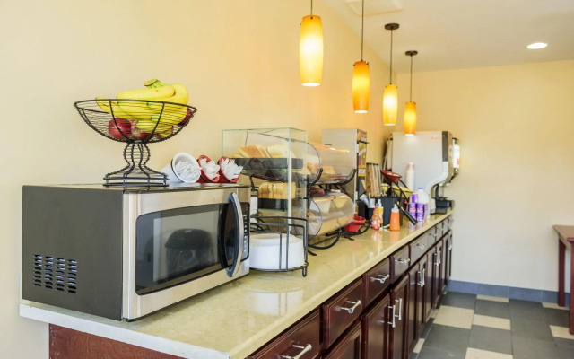 AArya Hotel By Niagara Fashion Outlets