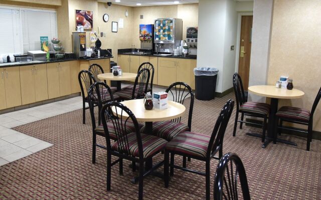 Quality Inn & Suites Metro