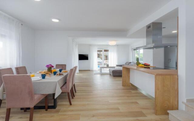 Villa Wego with breathtaking Sea View and Private Pool