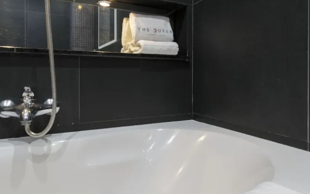 The Queen Luxury Apartments - Villa Serena