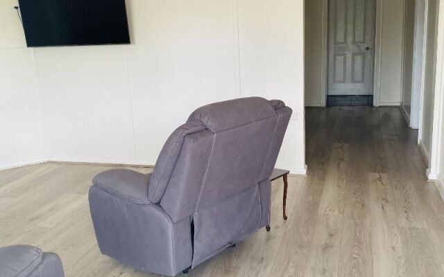 Castlereagh Lodge Motel