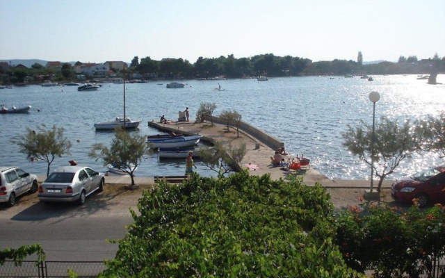 Apartment Dama - 10 m from beach: A1 Sukosan, Zadar riviera
