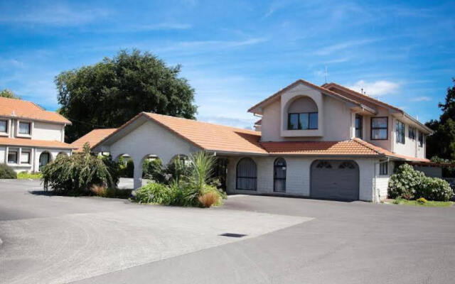 Econo Lodge The Villas
