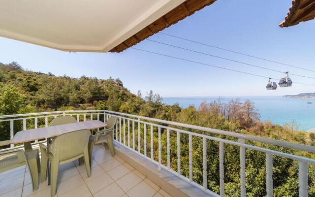 Superb Flat With Nature View and Balcony in Alanya