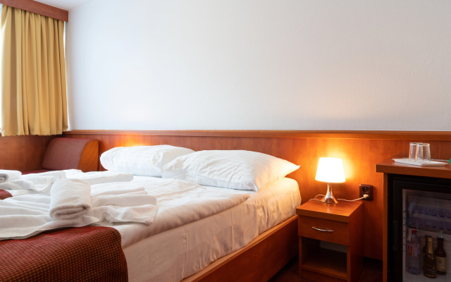Hotel Tristar