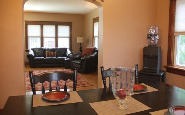 Eastwood Tourist Lodge