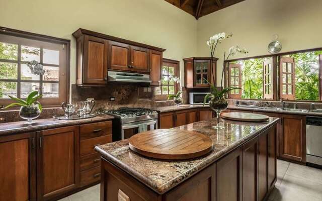 Srvittinivillas Brres/16 Spacius Villa / Large Family/ Group/ Couples/holiday