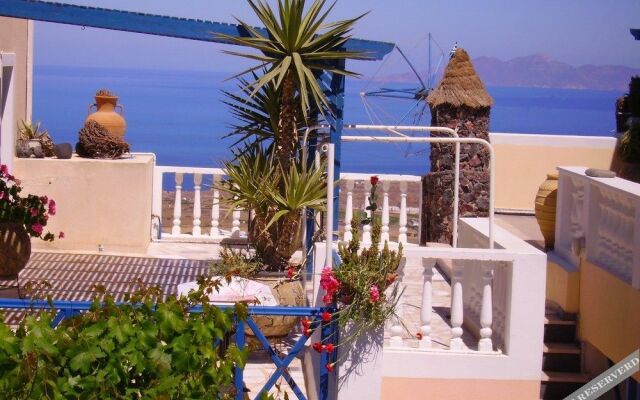 Hotel Thira