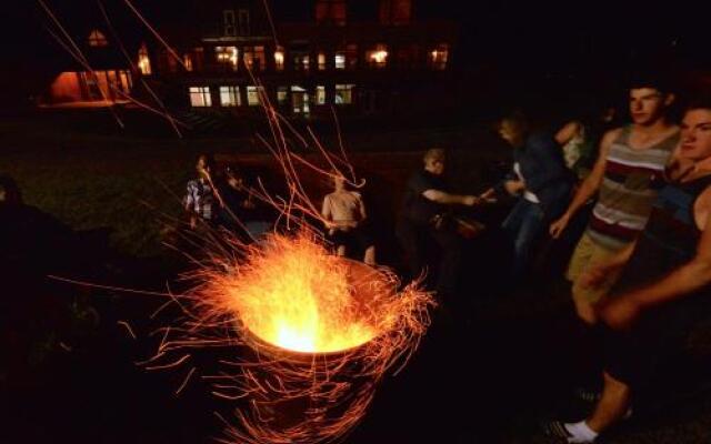 Station Touristique Pin Rouge