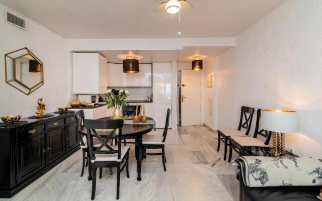 Marbella Lovely 3-bedroom Apartment 350 m Walk to the Beach