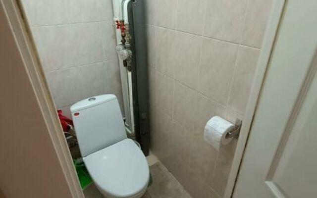 Levyy bereg on street Martynova, 41