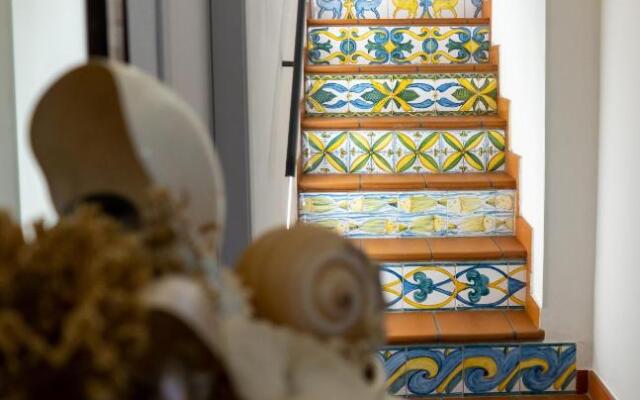 Capo Rama Suites & Rooms