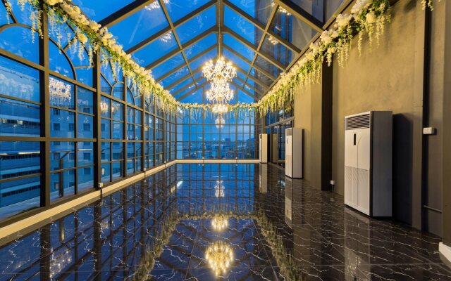 The Granite Luxury Hotel