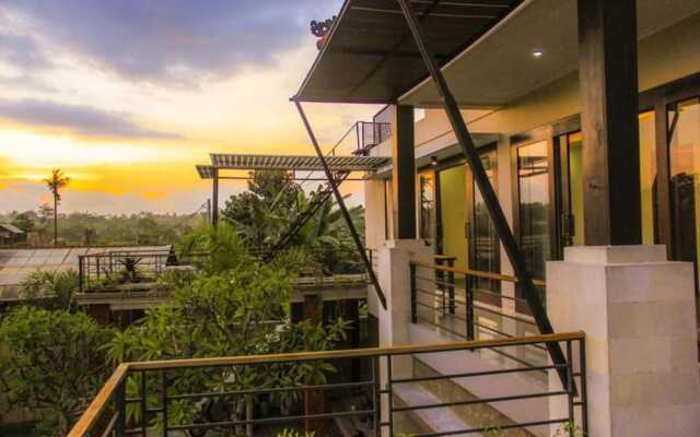 Temuku Keramas Beach Suite