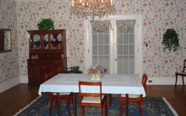Mountain Laurel Bed & Breakfast