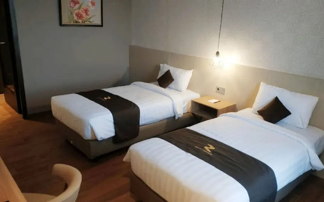 Zenith Premiere Hotel Baubau