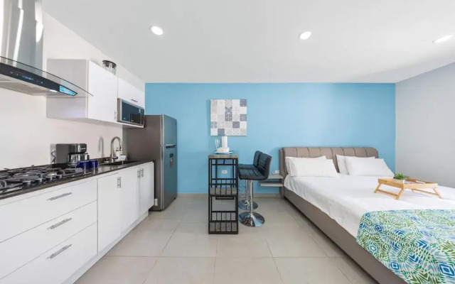 Amazing Studio w Pool Patio Close 2 Palmbeach