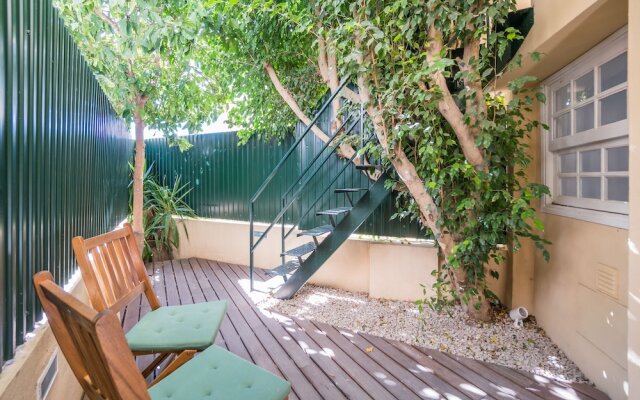 New Flat with Patio And Barbecue