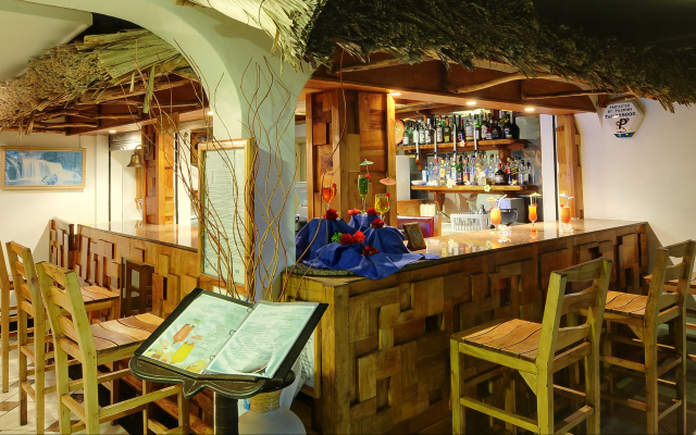 Le Relax Hotel and Restaurant