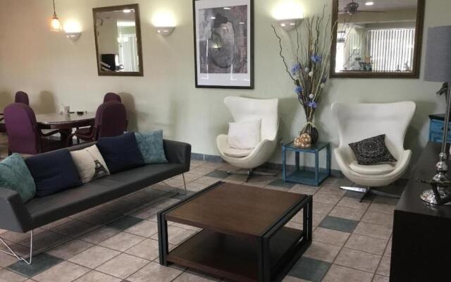Houston Inn and Suites
