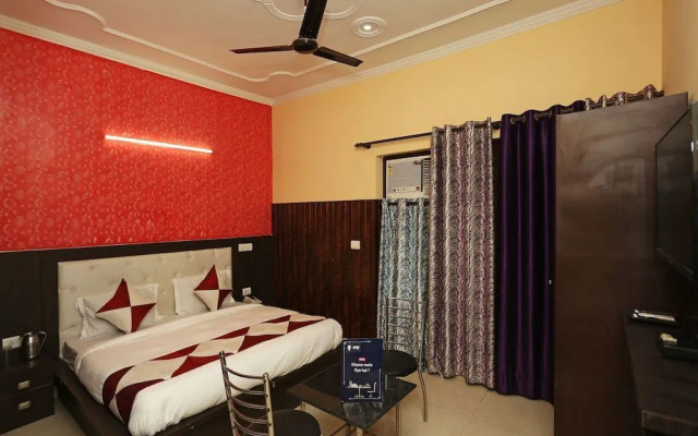 OYO 11556 Om Guest House Residency