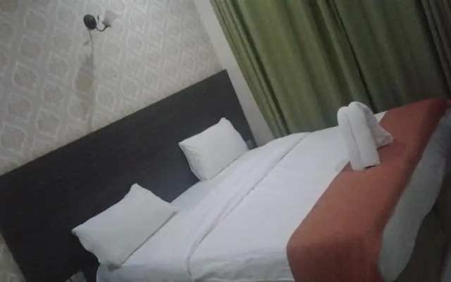 The Junction Hotel & Suites