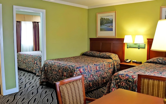 Redondo Inn and Suites