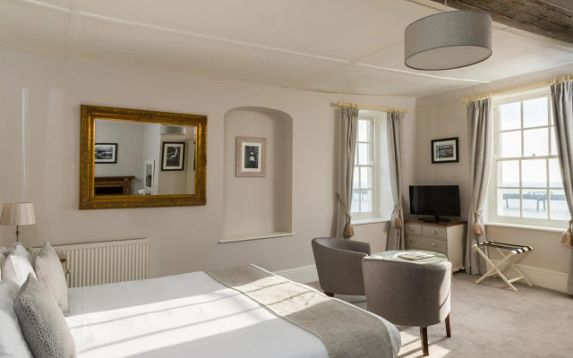 Royal Hotel