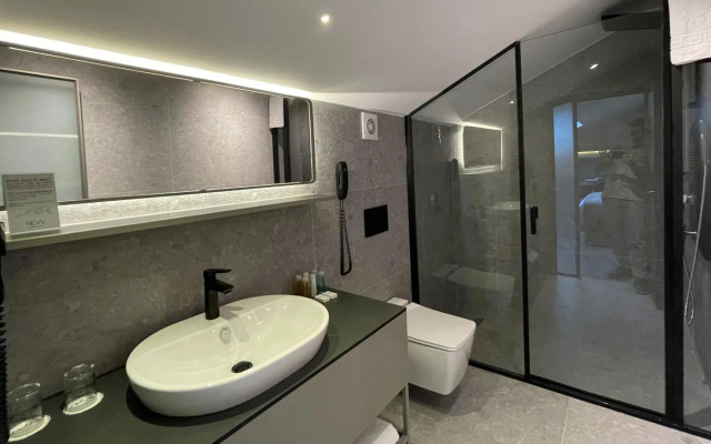 Nevv Bosphorus Hotel & Suites