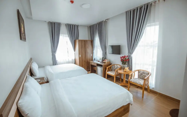 RedDoorz Premium Anh Duc Da Lat Hotel