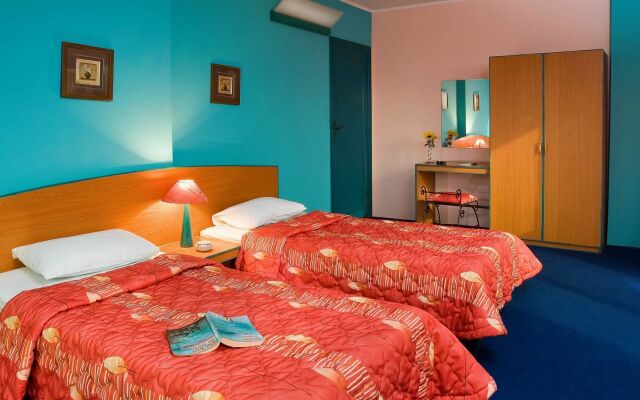Invitation Hotel