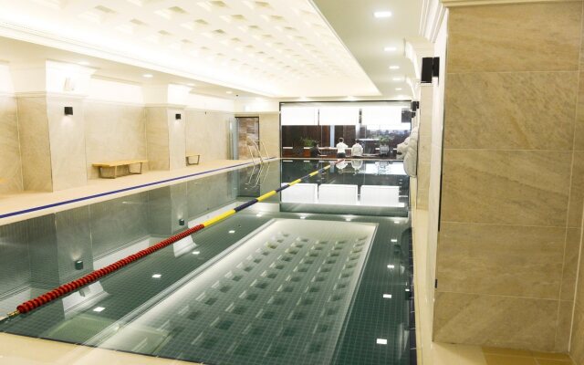 Isquare Hotel