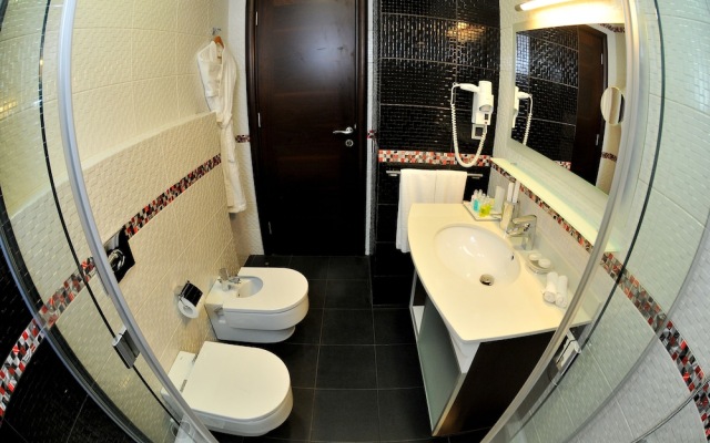 Dolphin Royal Suites