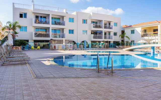Quint - 2-Bedroom Apt & Pool in Protaras