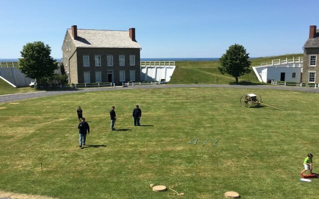 Holiday Inn Express & Suites Oswego by IHG