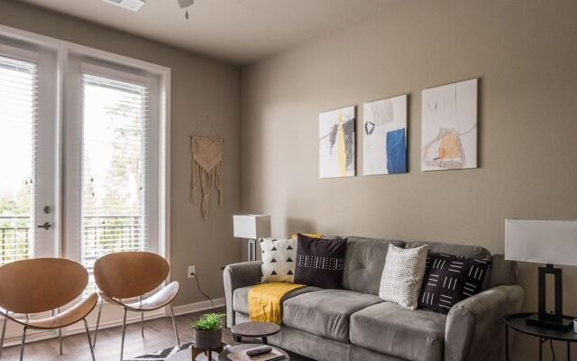 Baymeadows 2 BR Apt by Frontdesk