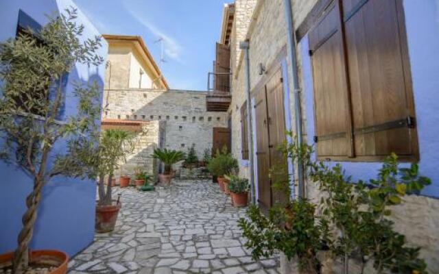 Kozakos Luxury House