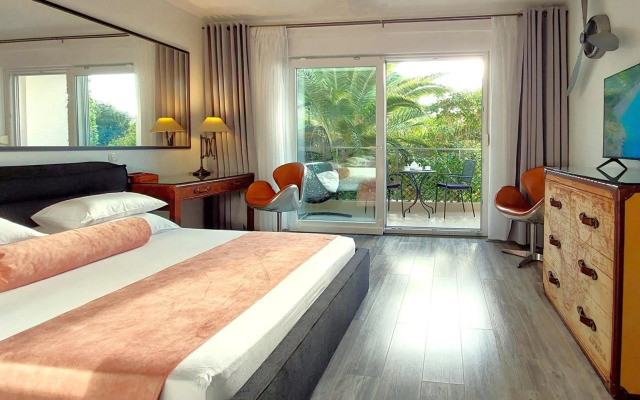 Refresh Boutique Apartments